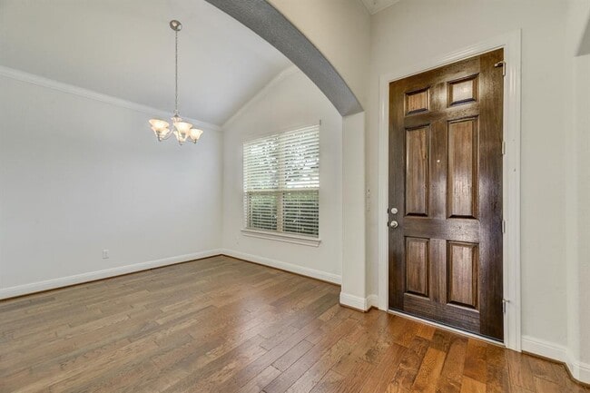 Building Photo - 5725 Viejo Dr