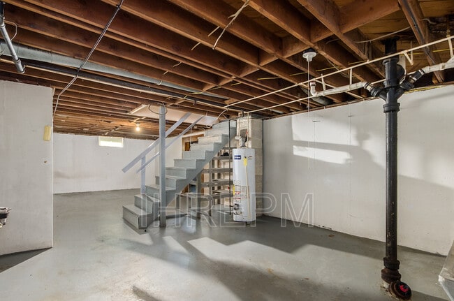 Building Photo - 2063 Belcher Dr