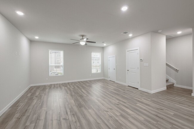 Building Photo - Spacious & Modern 3/3.5 in The Preserve at...