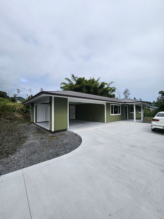 Building Photo - Beautiful NEW 3 Bedroom 2 Bath Home off South Kulani