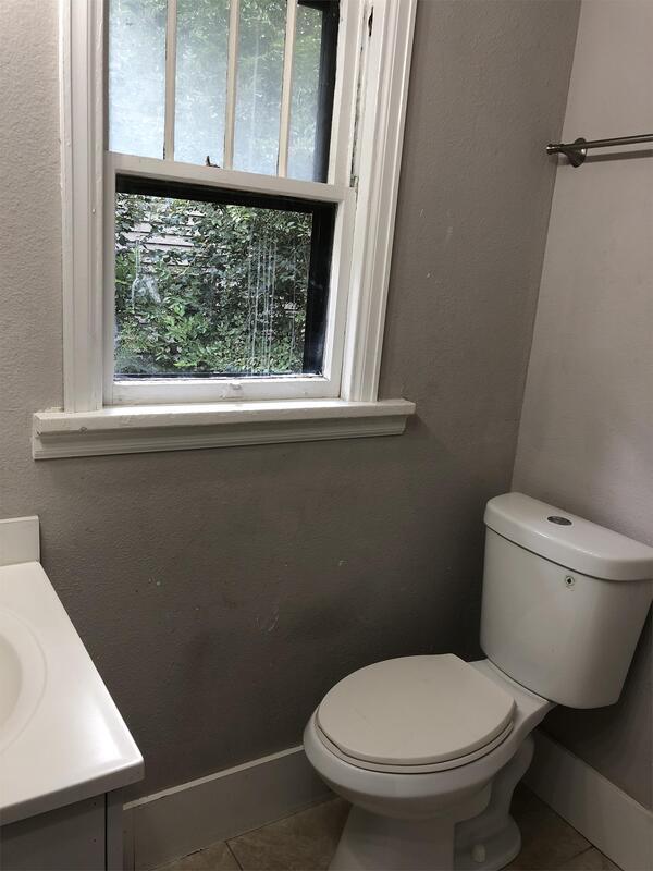 Building Photo - 810 21st St