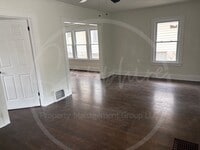 Building Photo - 1508 E 49th Terrace
