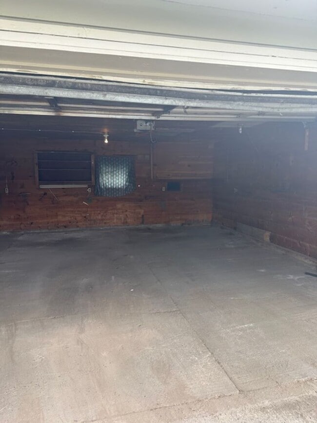 Building Photo - Remodeled 4 bedroom home in Target Range