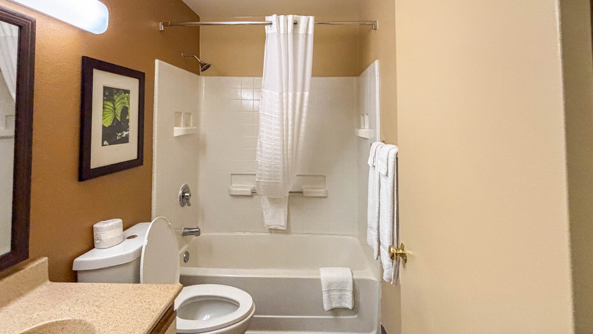 Building Photo - 530 Woods Lake Rd