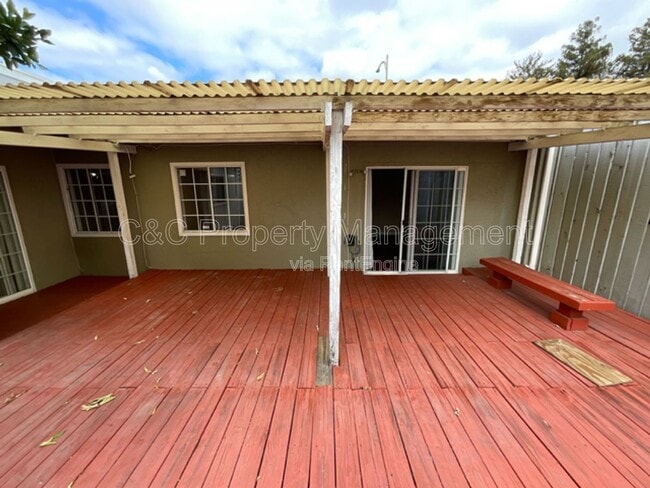Building Photo - 3872 Tiverton Dr