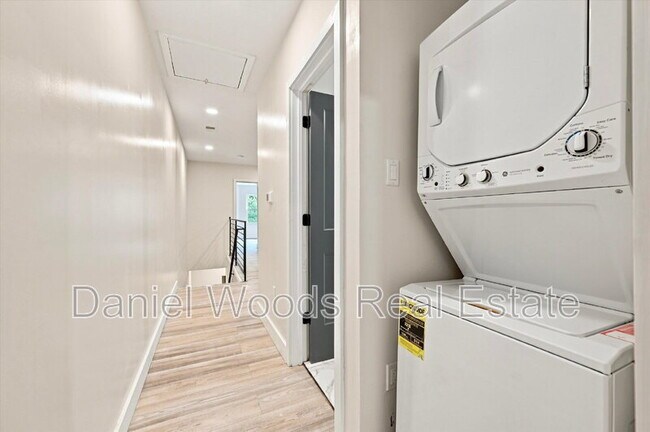 Building Photo - 944 W Lycoming St