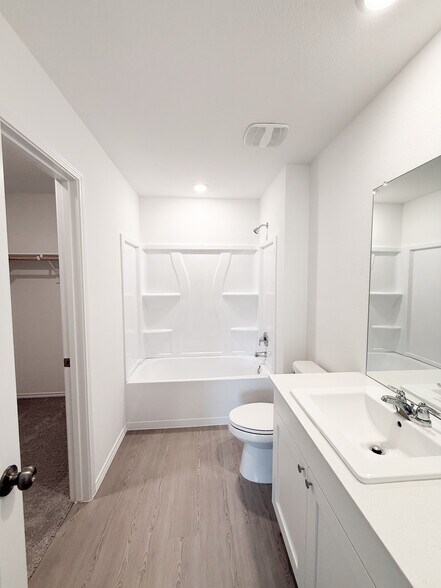 Building Photo - 309 Trinity River Holw