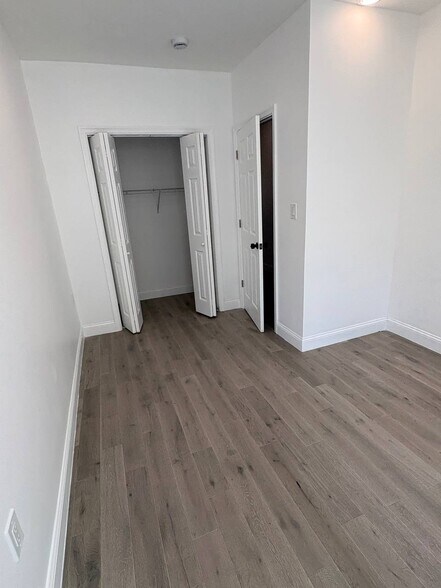 Building Photo - 1331 Dickinson St