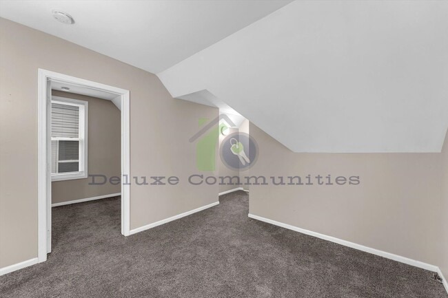 Building Photo - Newly Remodeled 3 Bedroom in MidTown!