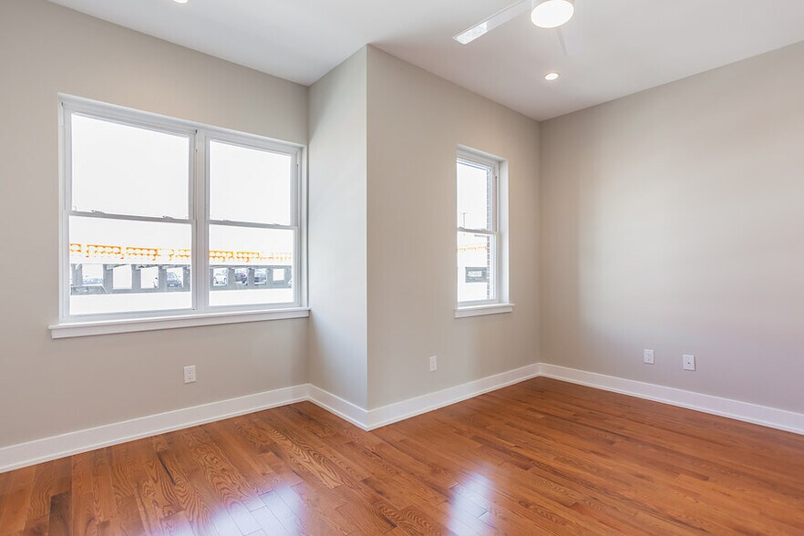 Building Photo - 146 W Wildey St