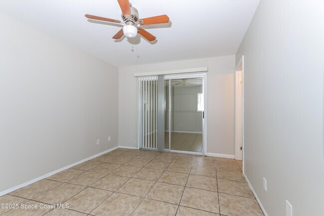 Building Photo - 2049 SE Talwood Ln