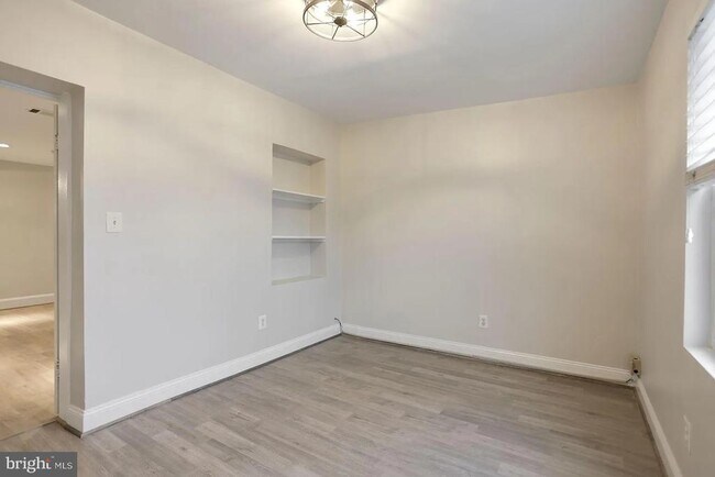 Building Photo - 1712 West Virginia Ave NE