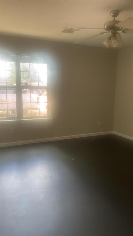 Building Photo - 122 Lindley Dr