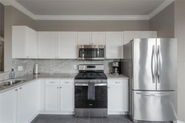 Building Photo - 2709 Via Cipriani