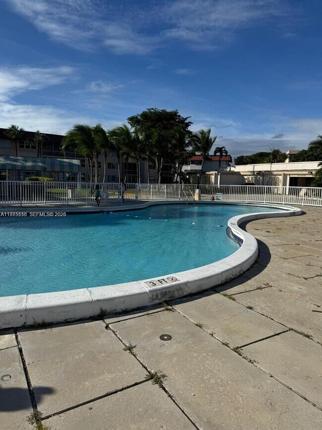 Building Photo - 1530 NE 191st St