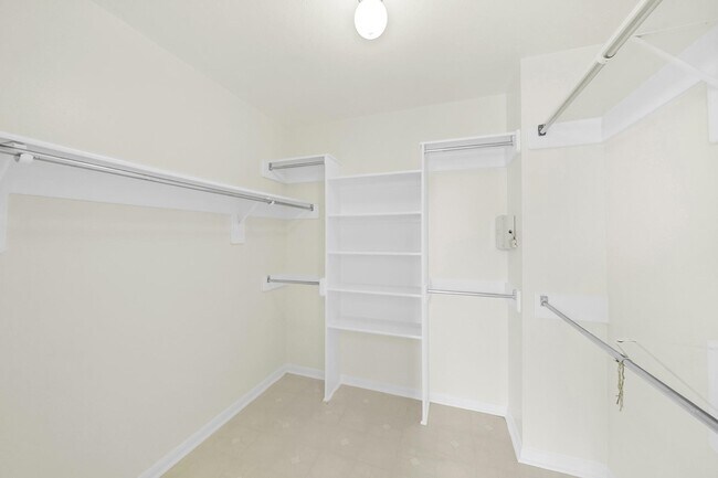 Building Photo - 15322 Vintage Oak Ln