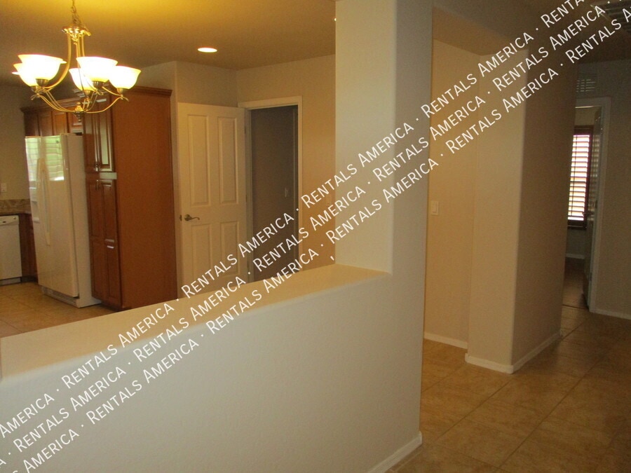 Building Photo - 1364 E Martha Dr