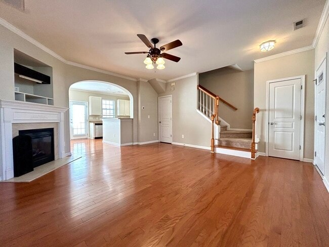 Building Photo - 1121 Drummond Ln