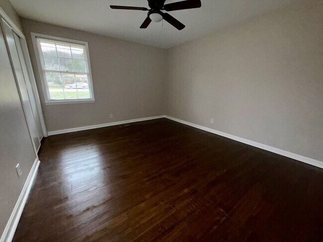 Building Photo - 101 Jones Valley Dr SW