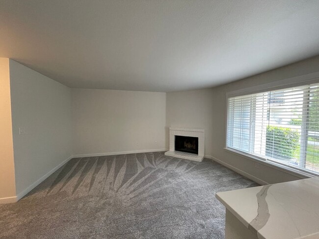Building Photo - Updated 3-Bedroom Home in Bluegrass Commun...