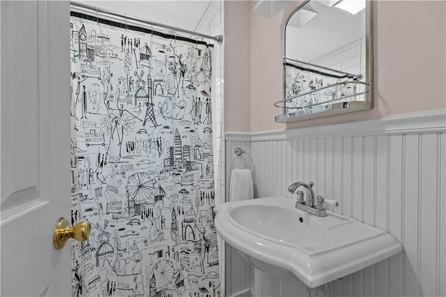 Building Photo - 20 Borden Farm Rd