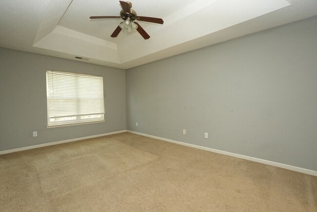 Building Photo - A large spacious home in Charlotte - Pet f...