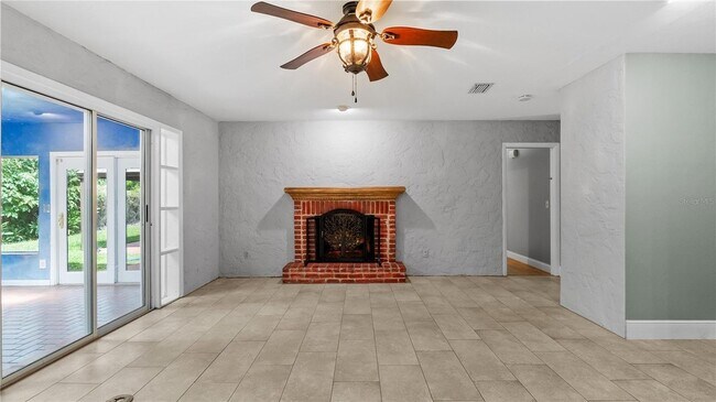 Building Photo - 5304 Rosecrest Cir