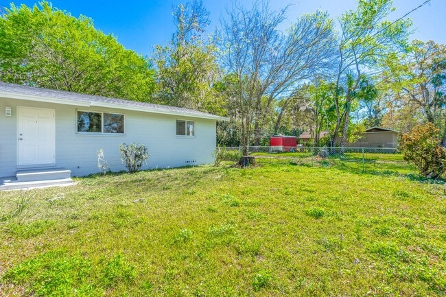 Building Photo - Fully Remodeled 2 Bedroom Home in Prime Ormond Location