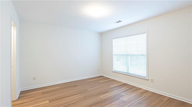 Building Photo - 2070 Hailston Dr NW