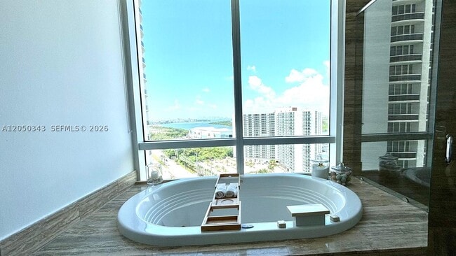 Building Photo - 15901 Collins Ave