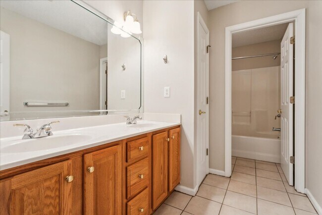 Building Photo - Spacious home in Fernbrook community and J...
