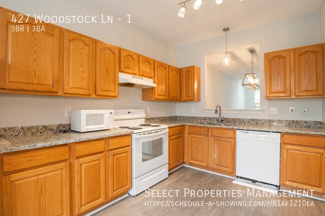 Building Photo - 427 Woodstock Ln