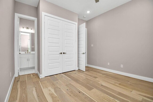 Building Photo - 314 Queen Sude Ln