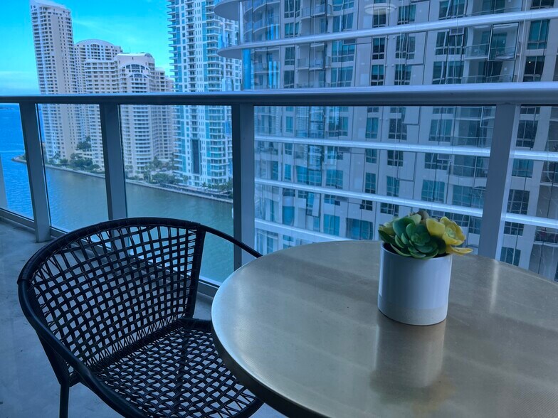 Building Photo - 300 S Biscayne Blvd