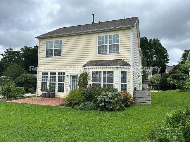Building Photo - 2500 Valley Haven Dr