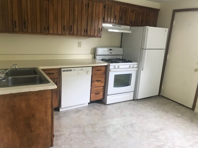 Building Photo - 3860 Niles Carver Rd