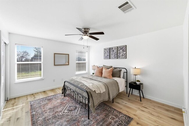 Building Photo - 5905 Los Dios Pl