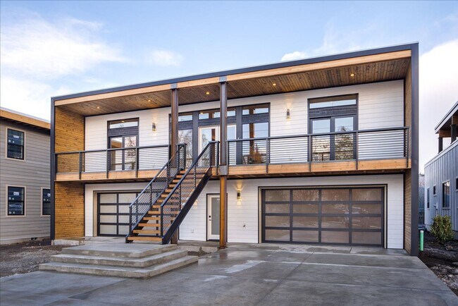 Building Photo - Modern Newly Built 4 Bed, 3 Bath Home!