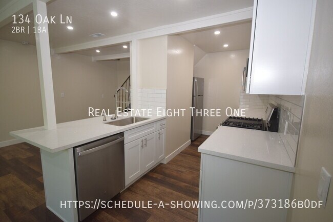 Building Photo - 134 Oak Ln