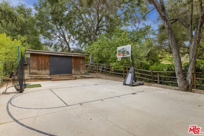 Building Photo - 959 Crater Oak Dr