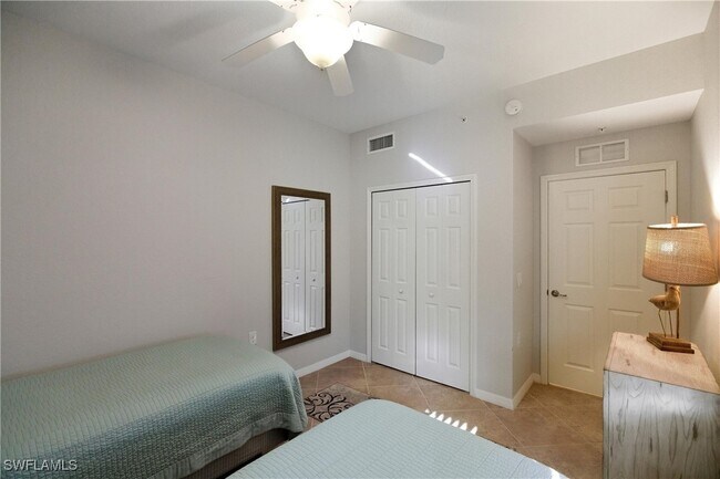 Building Photo - 9844 Venezia Cir