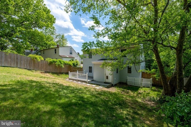 Building Photo - 2416 Fort Dr