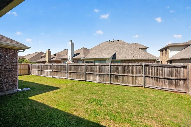Building Photo - 2360 Collin Dr
