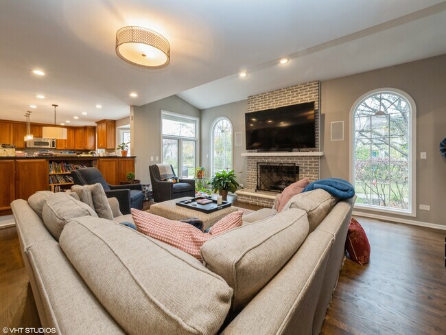 Building Photo - 445 Blue Ash Dr