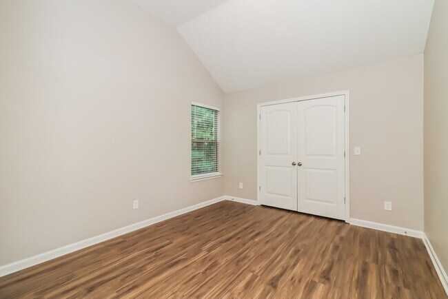 Building Photo - 212 Cleburne Pl