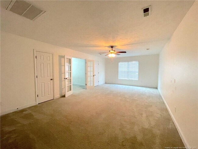 Building Photo - 511 Green Links Dr