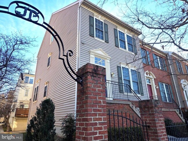 Building Photo - 8183 Skelton Cir