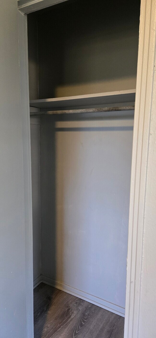 Building Photo - 1610 S 10th St