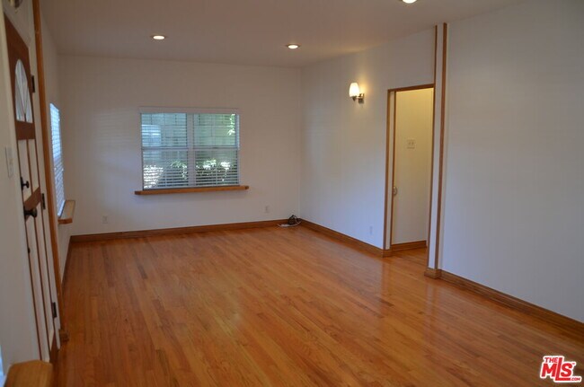 Building Photo - 3114 6th St