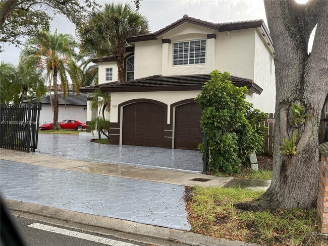 Building Photo - 9352 SW 155th Ave